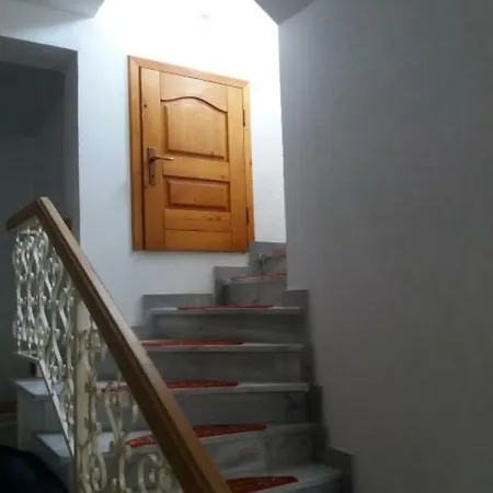 Prenociste Estrada *