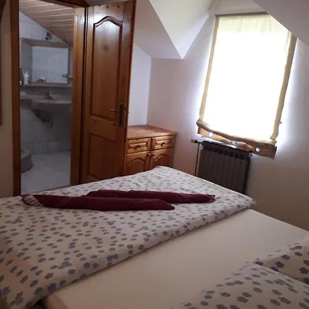 Prenociste Estrada Gæstehus Cazin
