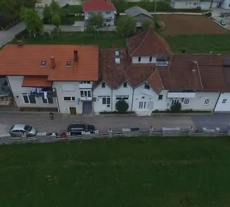 Prenociste Estrada Cazin